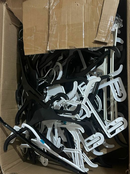 Отдам даром вешалки