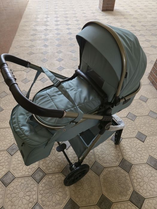 Коляска для малышей