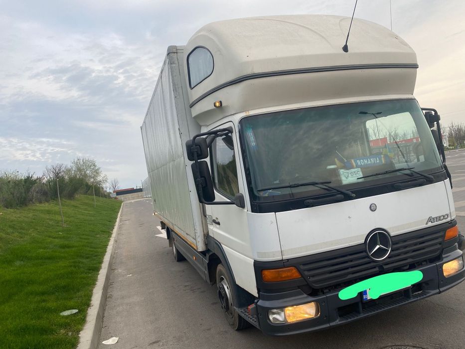 Camion Mercedes Benz atego furgon