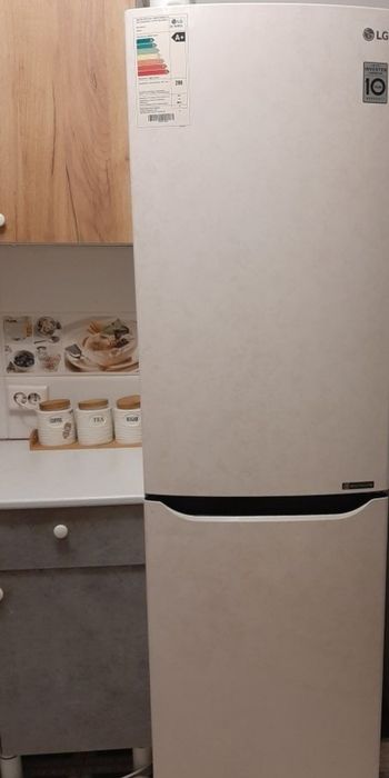 Продам холодильник LG цена 50000 окончательно