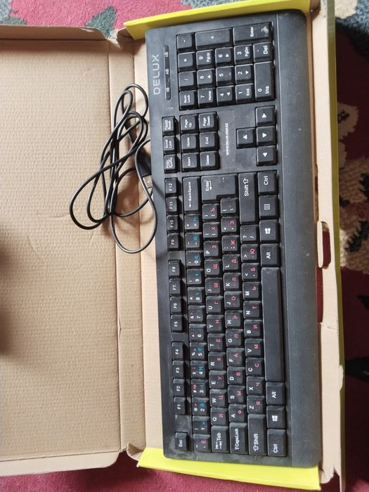 компьютер  заттарымен