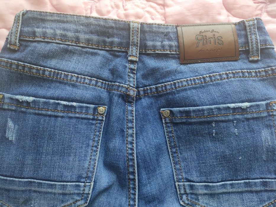 Продам брюки на мальчика