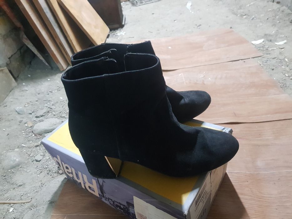 Продам сапоги женские новые