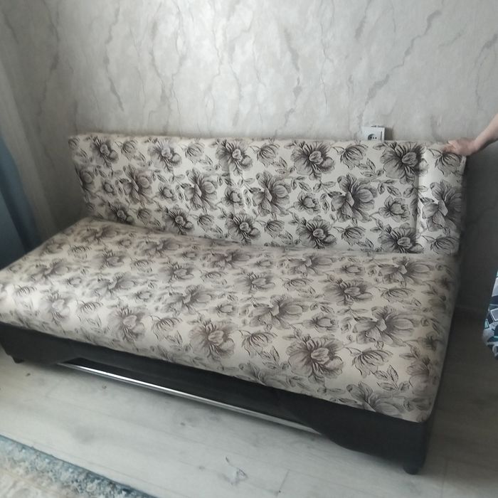 Продам диван в хорошем состоянии