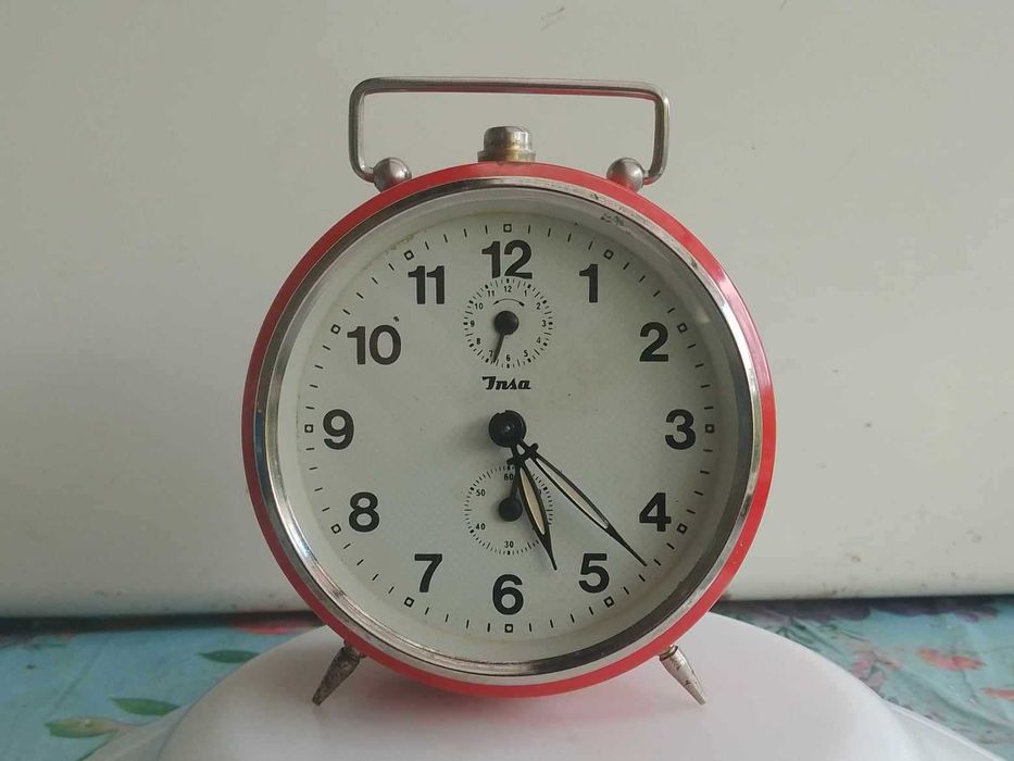 Ceas desteptator de masa-mecanic JNSA . Yugoslavia .