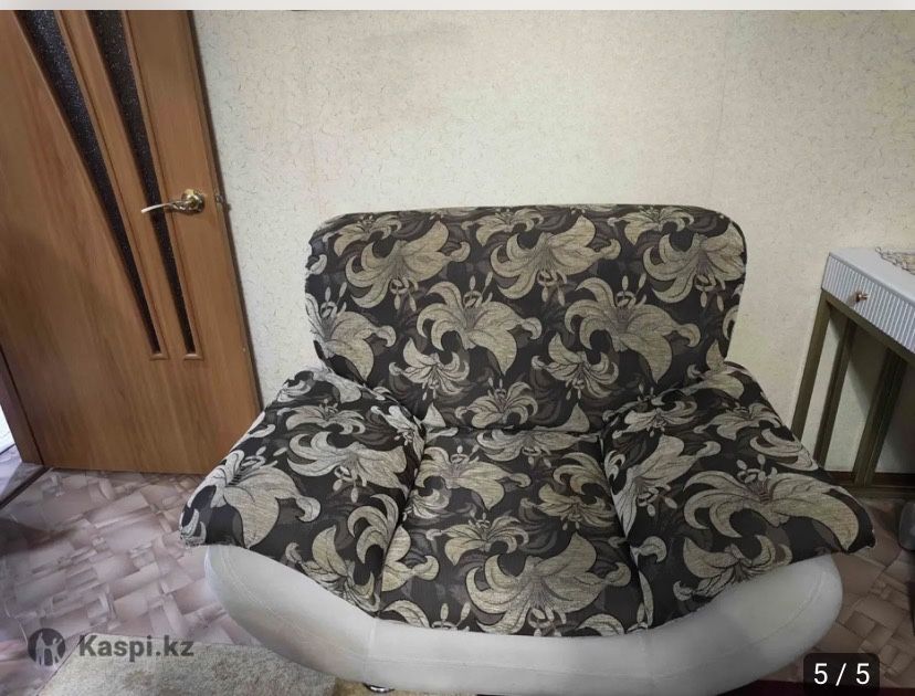 Продам диван и 2 кресла в отличном состоянии