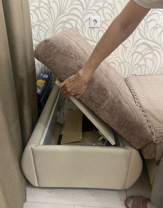 Диван с пуфиком