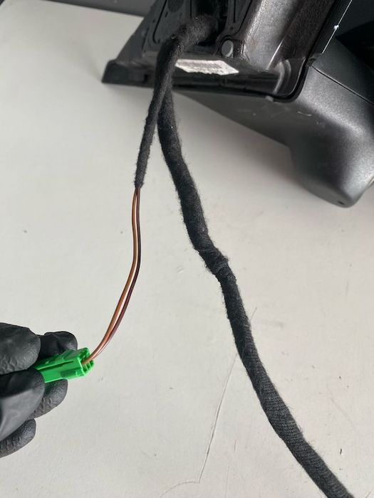 Oglinda dreapta electrica cu rabatare, bec si bliss 10 FIRE VOLVO V50 2011 31299498 31278741