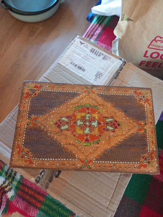 Дървена кутия за бижута