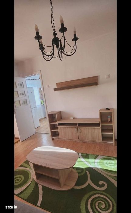 Garsonieră de închiriat, balcon și mobilată