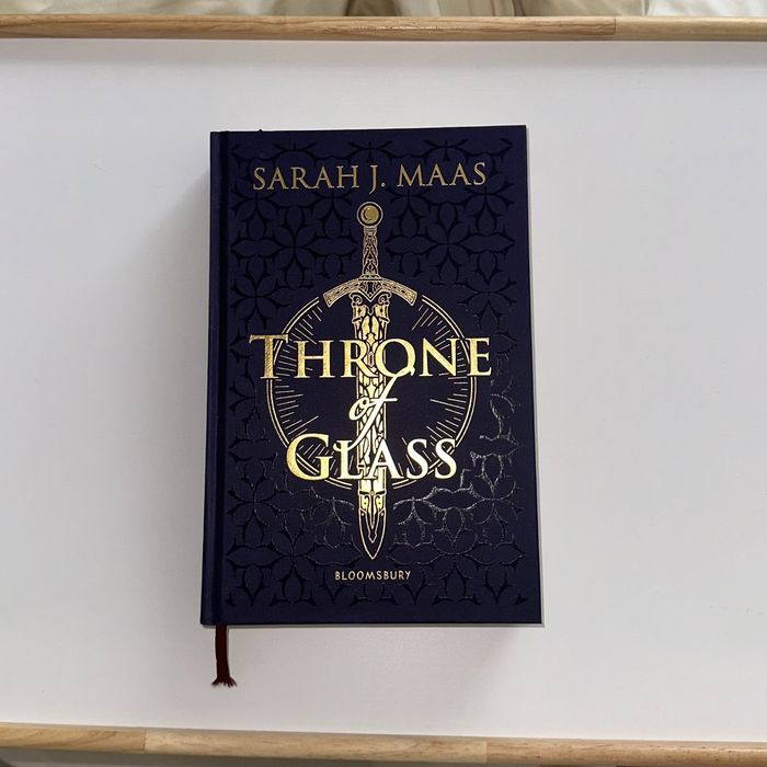Книги на английски език/ Throne of Glass Sara J. Maas/ Books