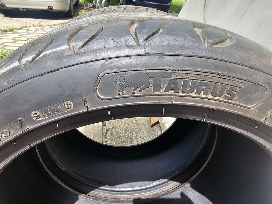 Летни гуми 235/40/18 TAURUS