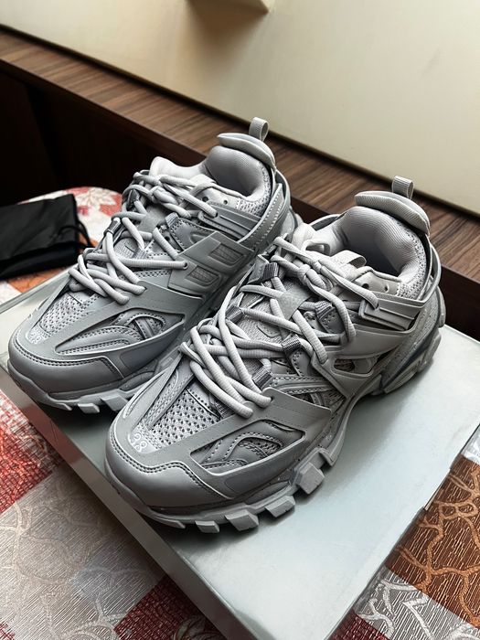 Balenciaga track “Gray”