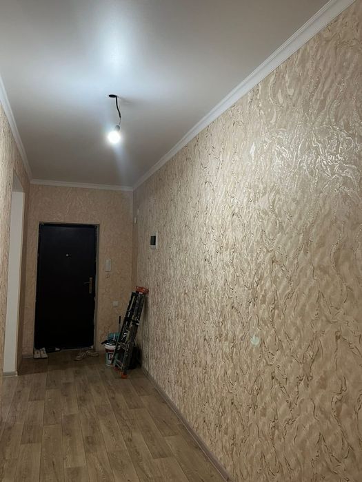 Поклейка обоев и гибкий мроамор