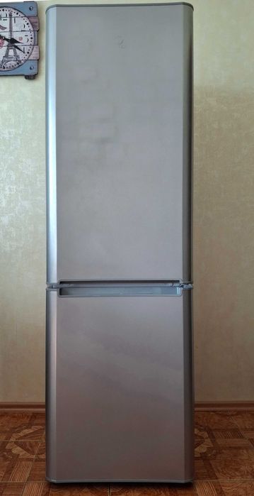 Холодильник INDESIT  BIA !8S
