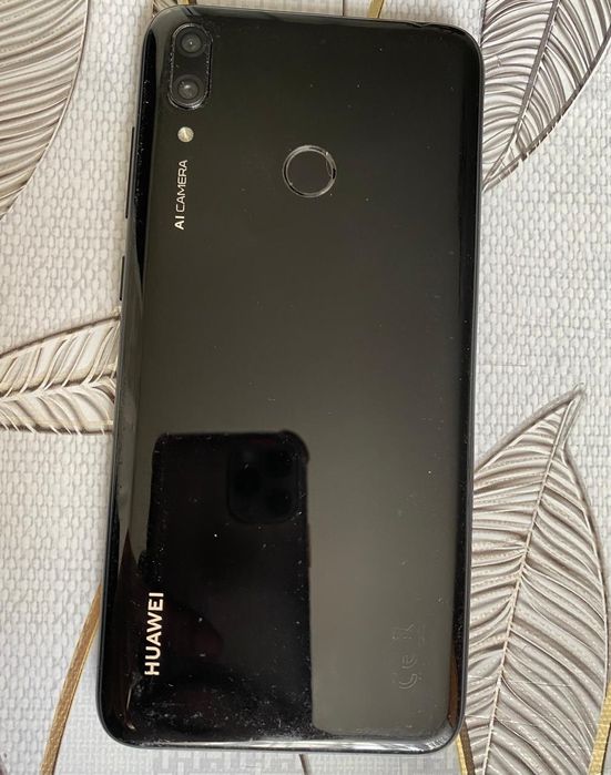 Продам телефон HUAWEI