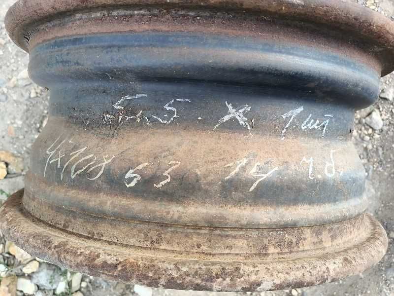 Продам ОДИН оригинальный металлический диск на Ford