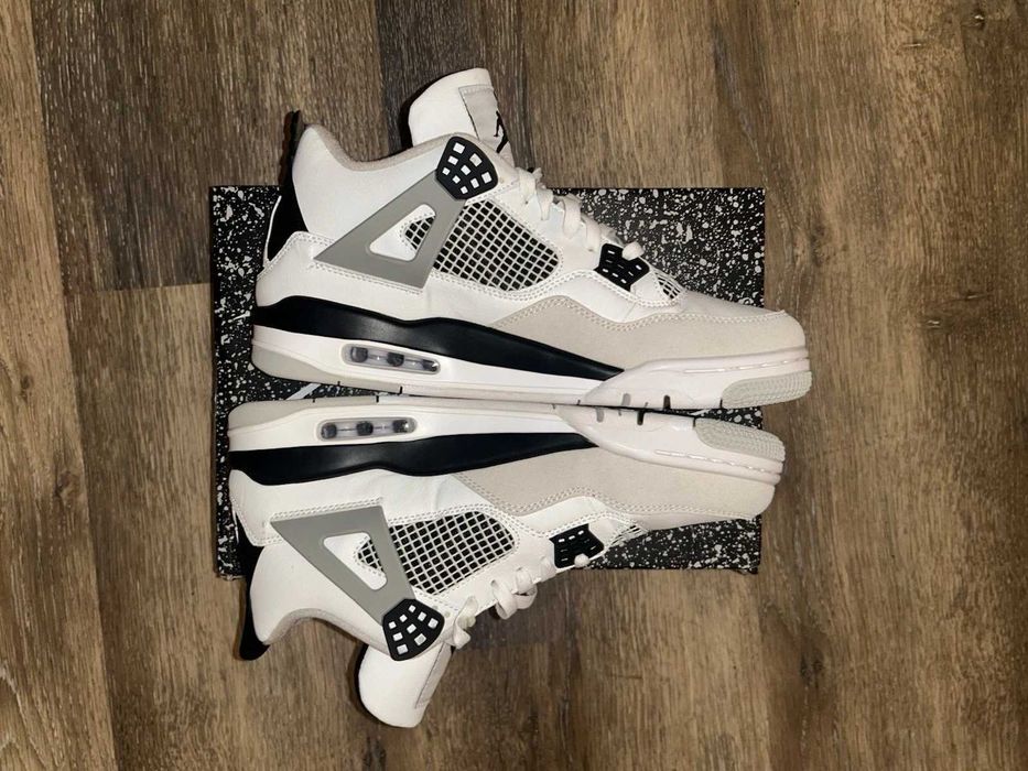 Jordan4 Military Black cu eticheta (nu Nike, Gucci, Adidas, Balenciaga)