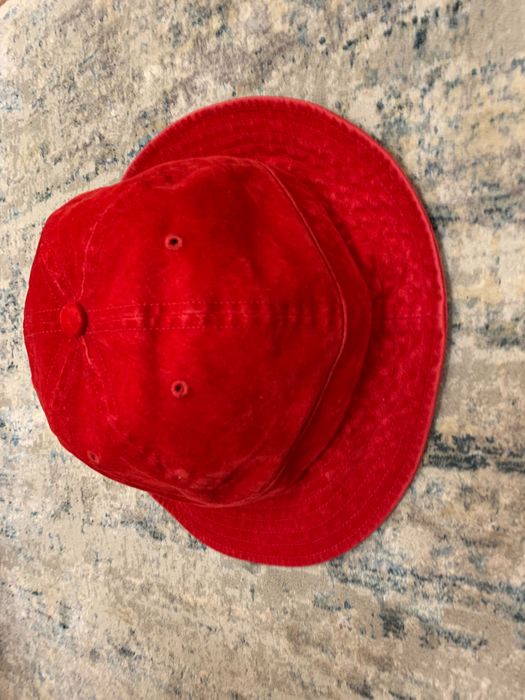 Palarie Supreme rosie