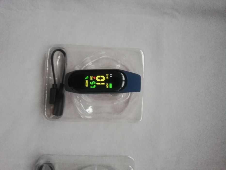 Vand 1 ceas smart M3