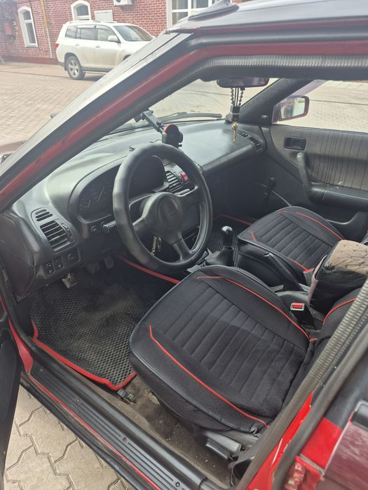 Продам Mazda 323F BG