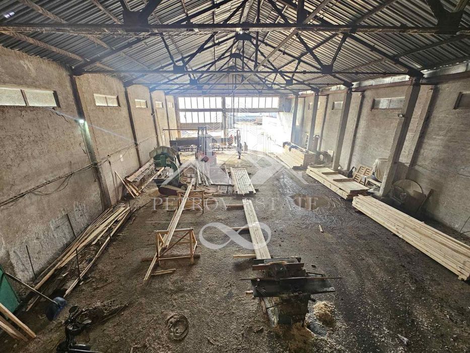 Пром. помещение в Пазарджик, област-гр.Велинград площ 345 цена 190000