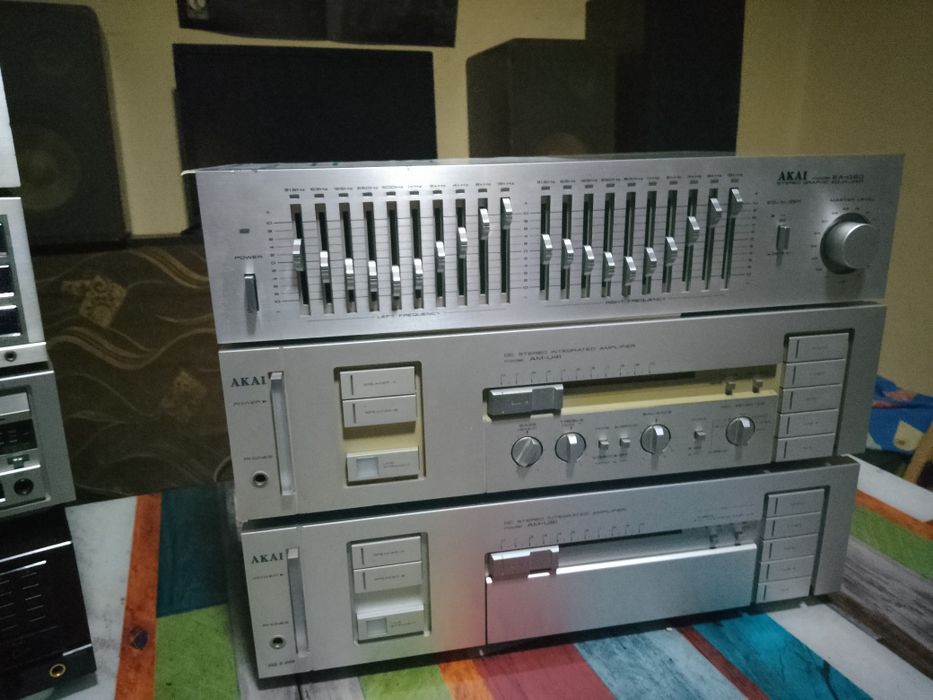 Egalizator AKAI EA A7 Black și EA G80