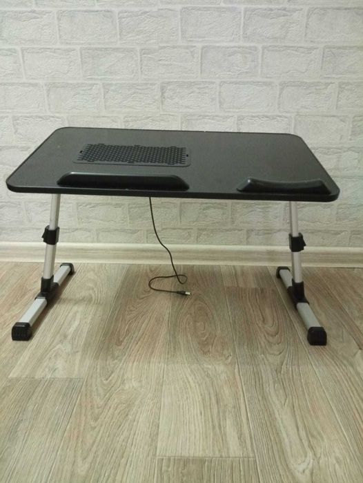 Складной столик для нотбука