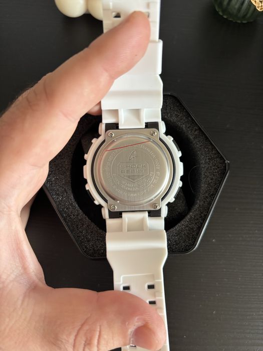 Casio G-Shock GA-110 – White & Rose Gold