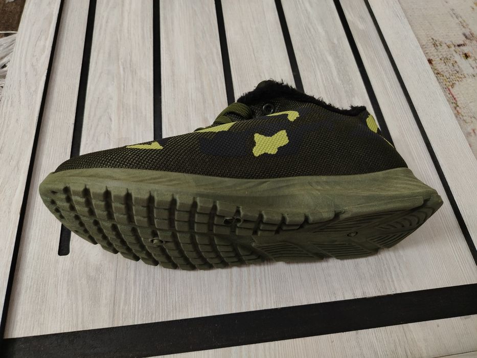 Кроссовки в комуфляжном цвете