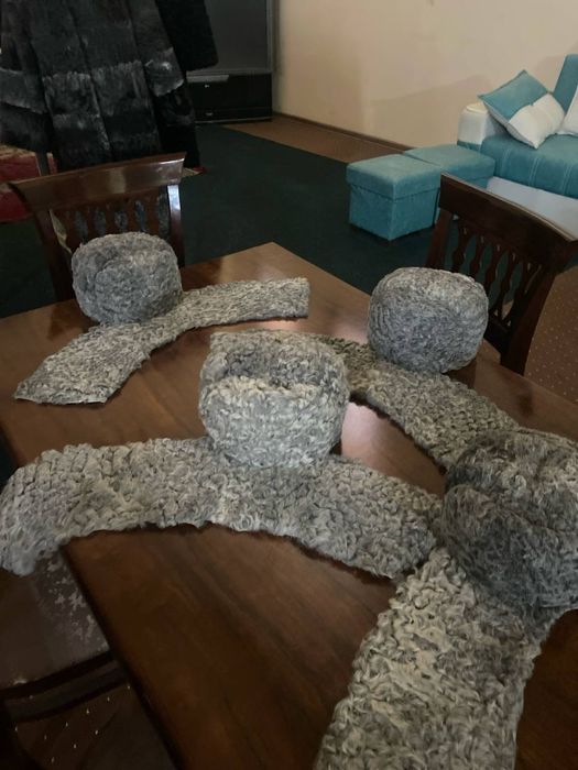 Продается афганский каракуль шапки с воротником