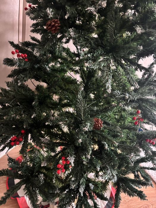 Продам елку 180см