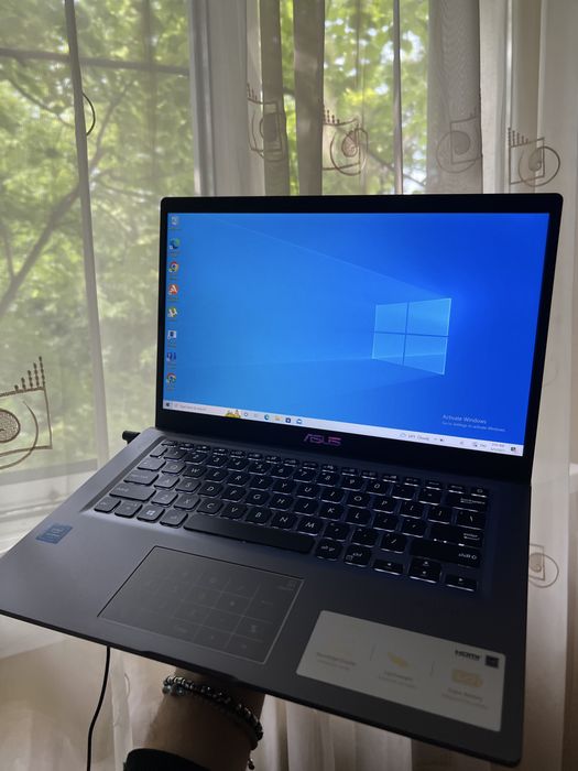 Vand laptop Asus