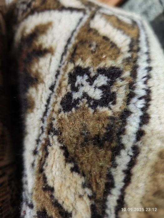 Шерстяной ковёр 2 х 3.