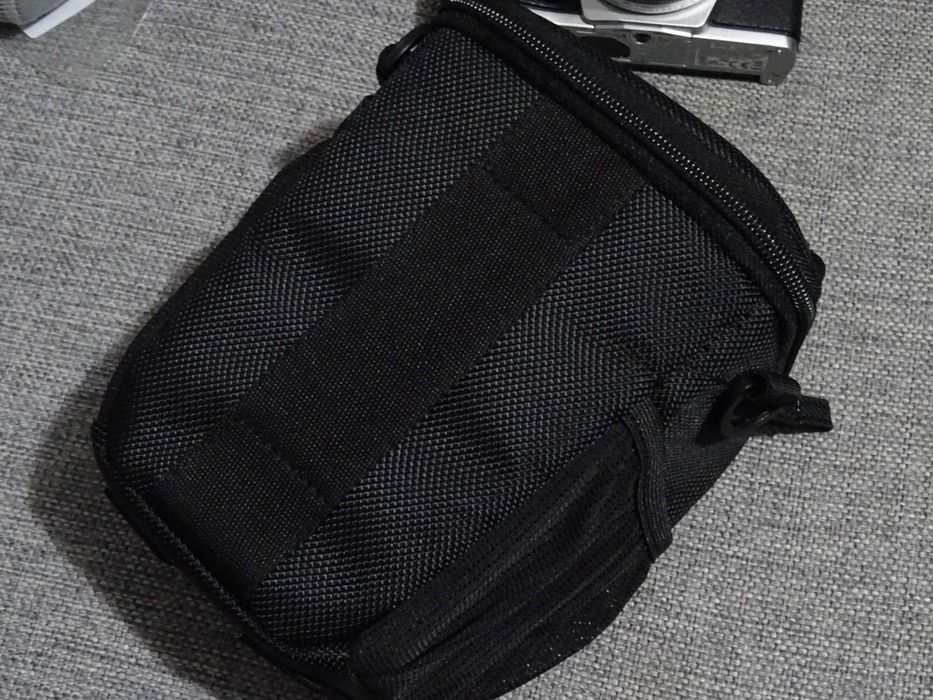 Gentuta Case Logic pentru mirrorless sau diverse