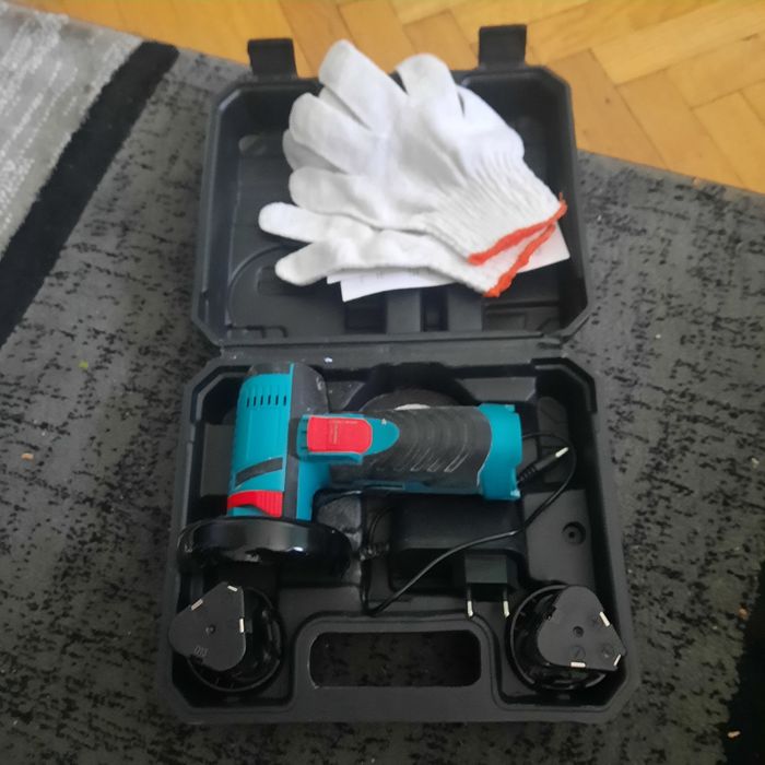 Mini polizor cu acumulator