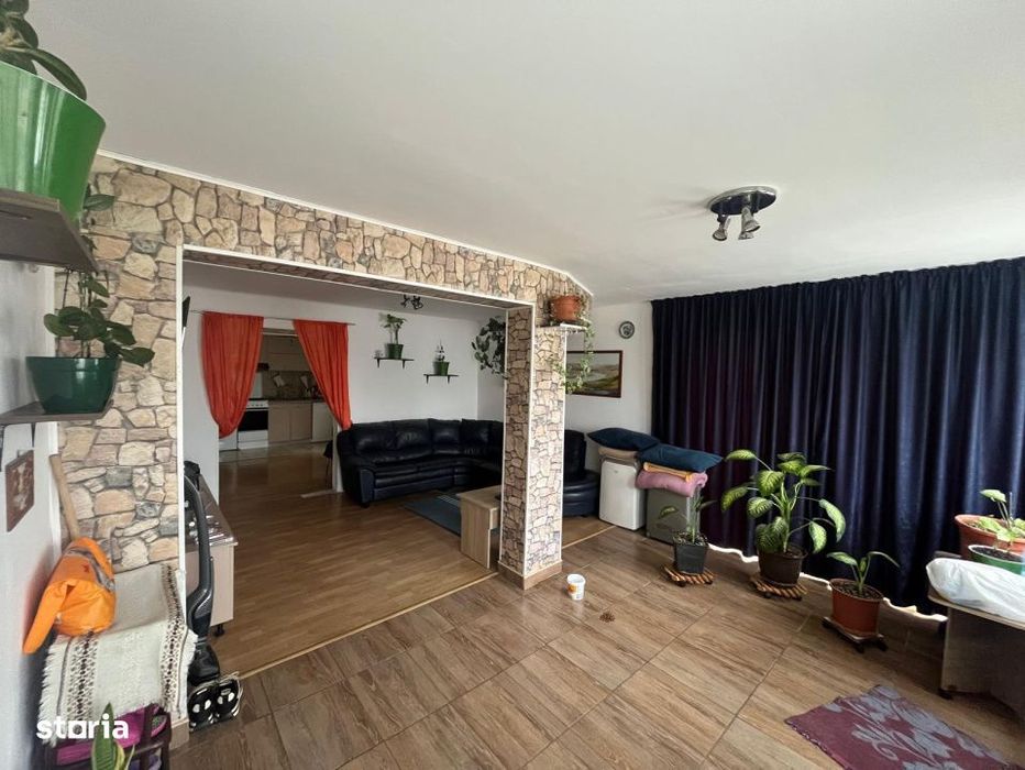 Casa P+M, 140 mp utili, 642 mp teren, panouri solare 5 kW, zona Damila