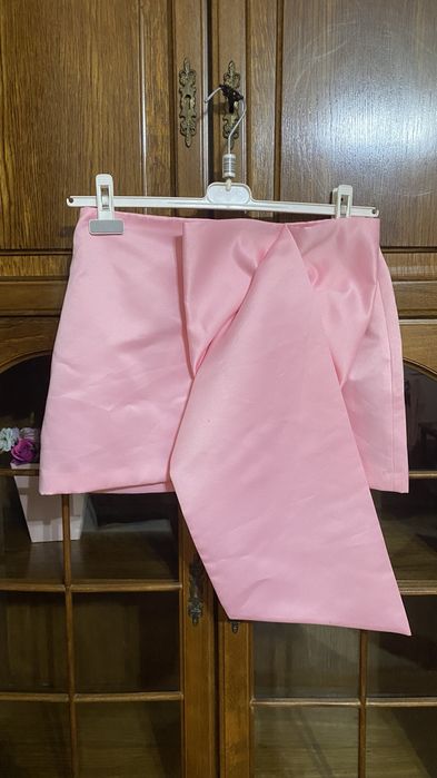 Fusta roz cu fundita zara