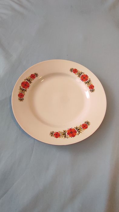 Ретро чинии за допълване на сервизи