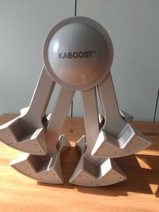 Столче за пътуване Sack'n seat, Средство за повдигане на стол KABOOST