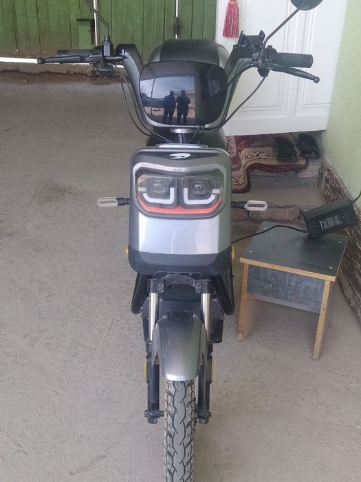 Скутер Дронго продаются