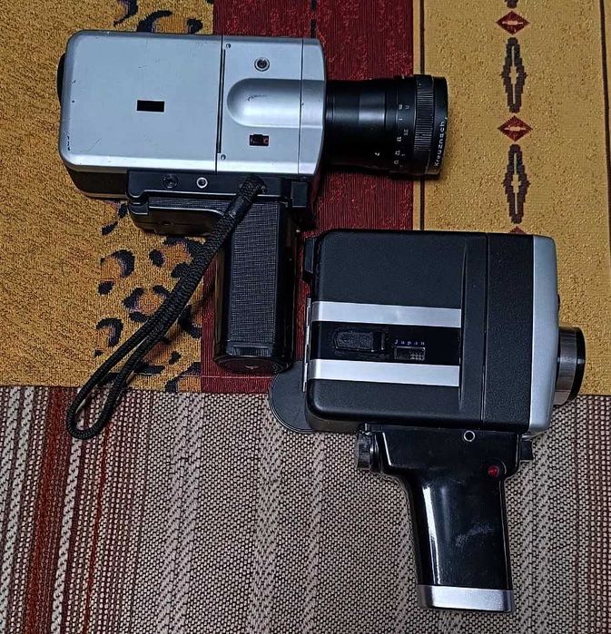 2 camere de filmat clasice (film 8mm)