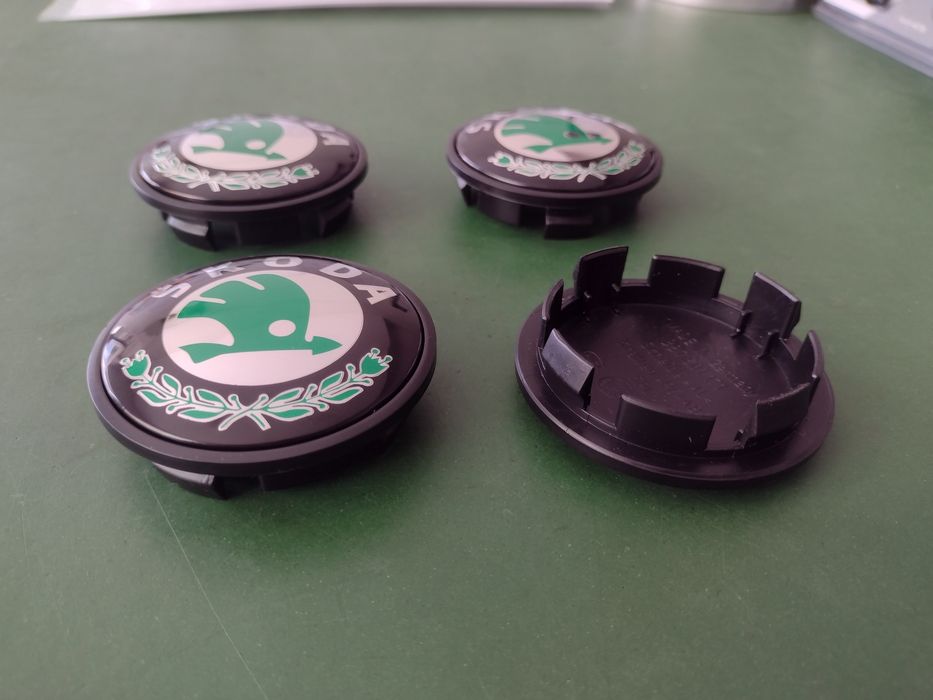 Capace jante 65 mm VW Skoda Octavia Fabia Superb Yetti emblema Verde