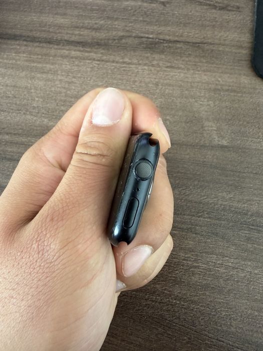 Apple Watch Series 8, 45mm, 87% battery health, full box