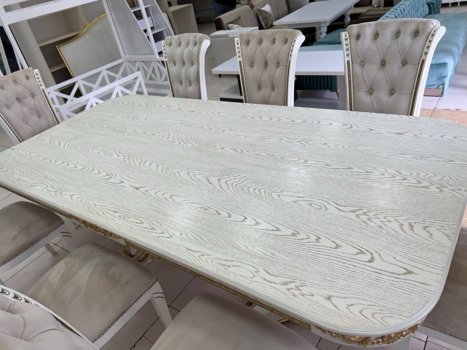 Стол со стульями