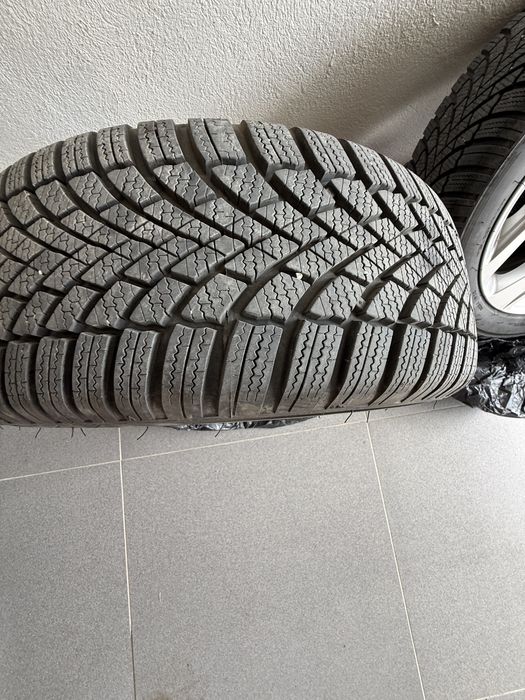 Set 4 anvelope  Bridgestone Blizzak  185/55/R 15 cu jante Hyundai