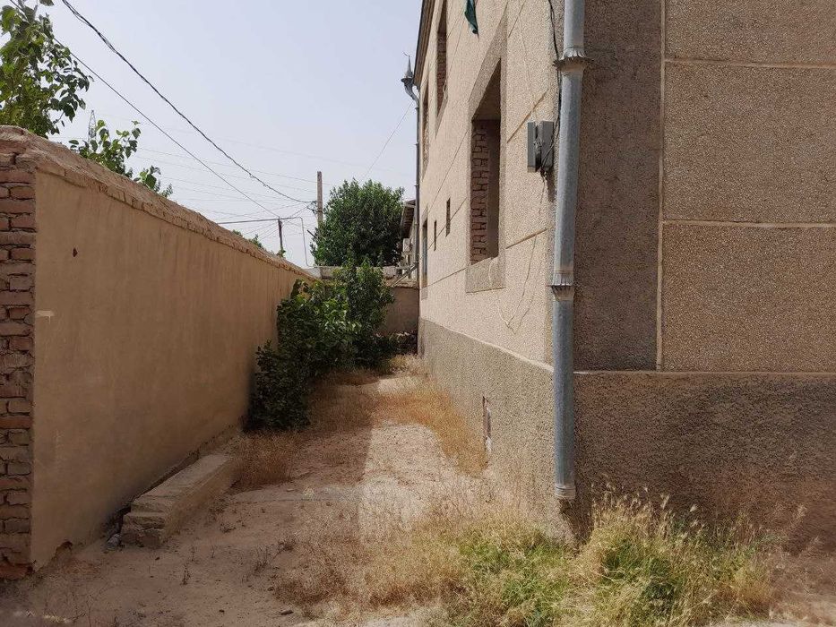 Барча шароитларга эга бўлган ховли уй-жой сотилади.