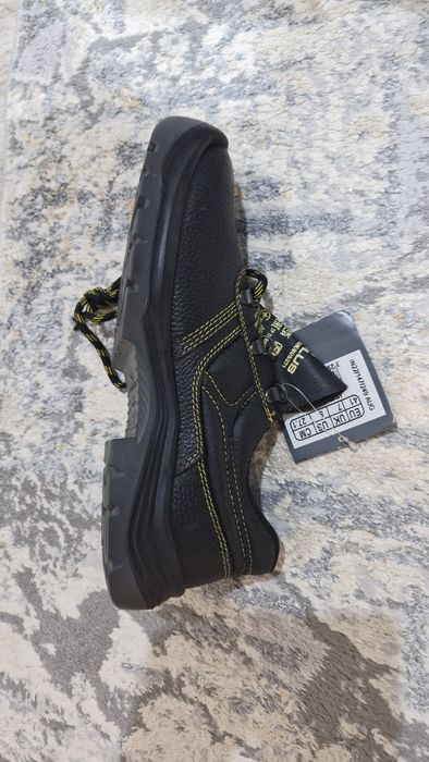 Спец обувь Delta plus 41 размер