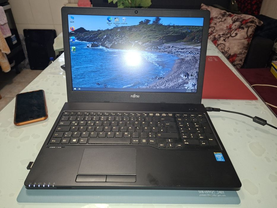 Fujitsu A555 cu Intel i3, gen5, 12 gb ram, Bluetooth,  baterie ok