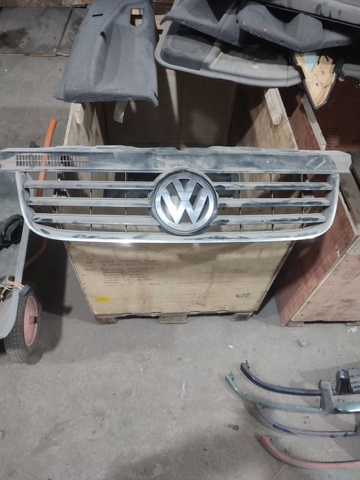 Volkswagen transporter t5. Решетка .